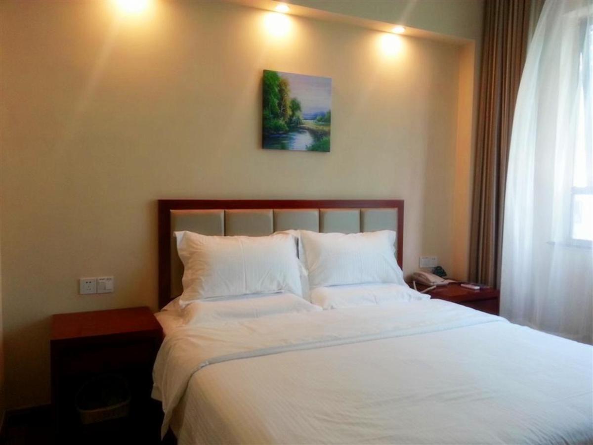Ji Hotel Shanghai Exterior photo